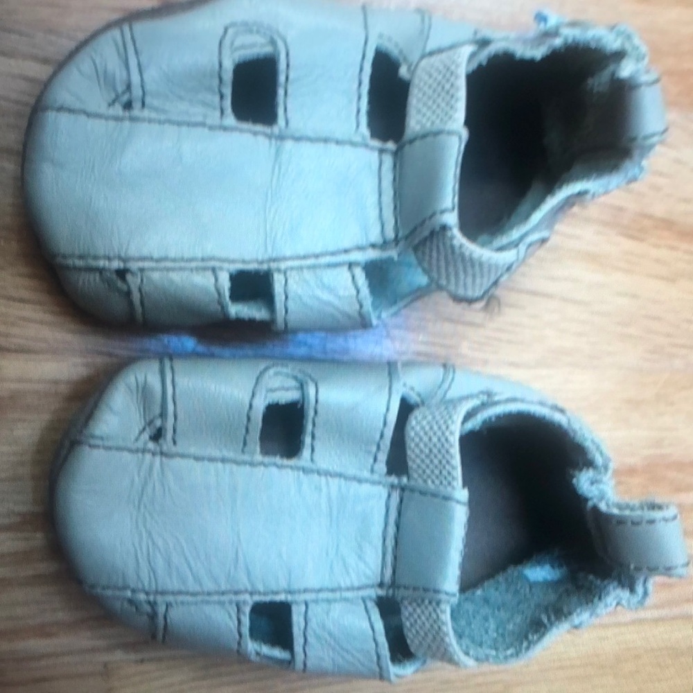 Robeez Leather infant soft sole naive snadal